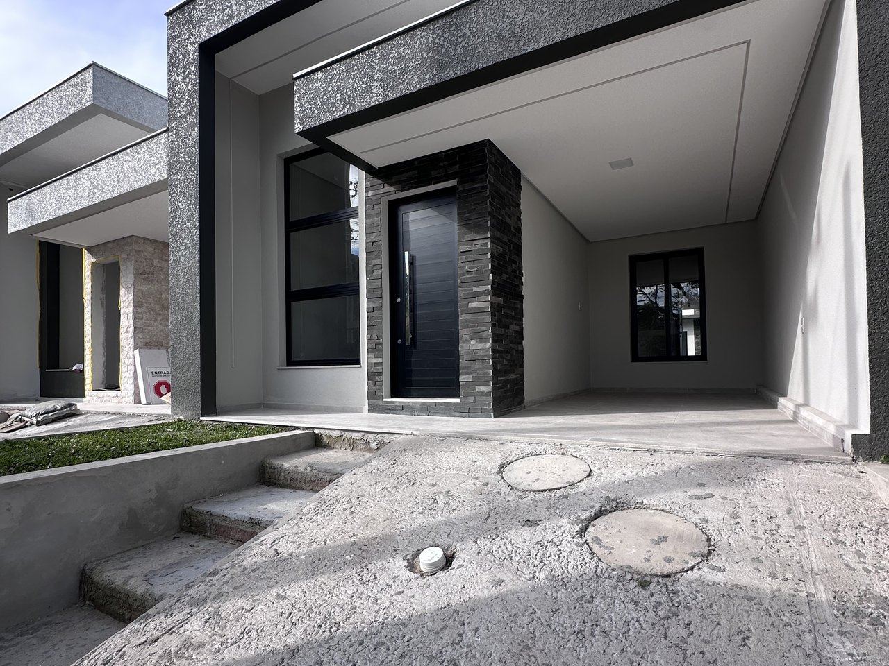 Casa contemporânea pronta para morar