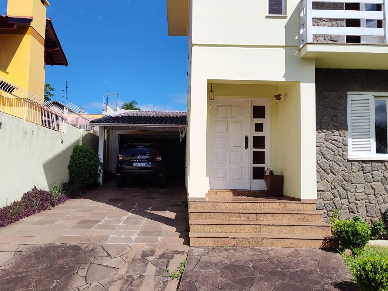 Sobrado amplo com lazer completo no Rincão dos Ilhéus